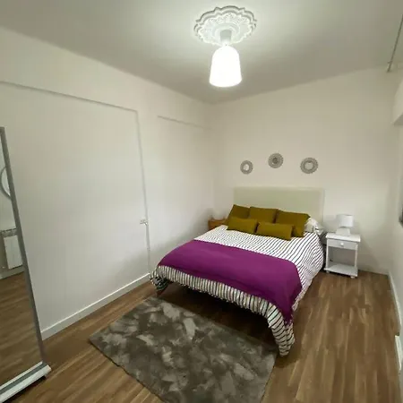 Amplio Guerrilleros Centro דירה