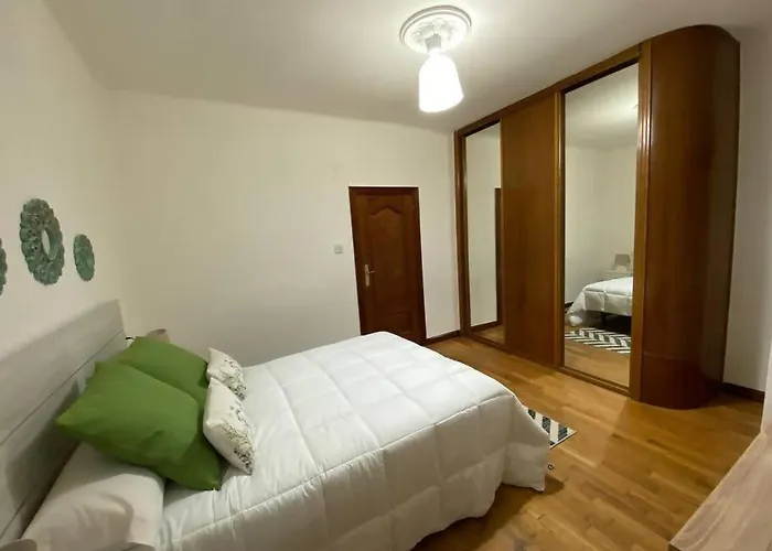 Amplio Guerrilleros Centro Apartment *